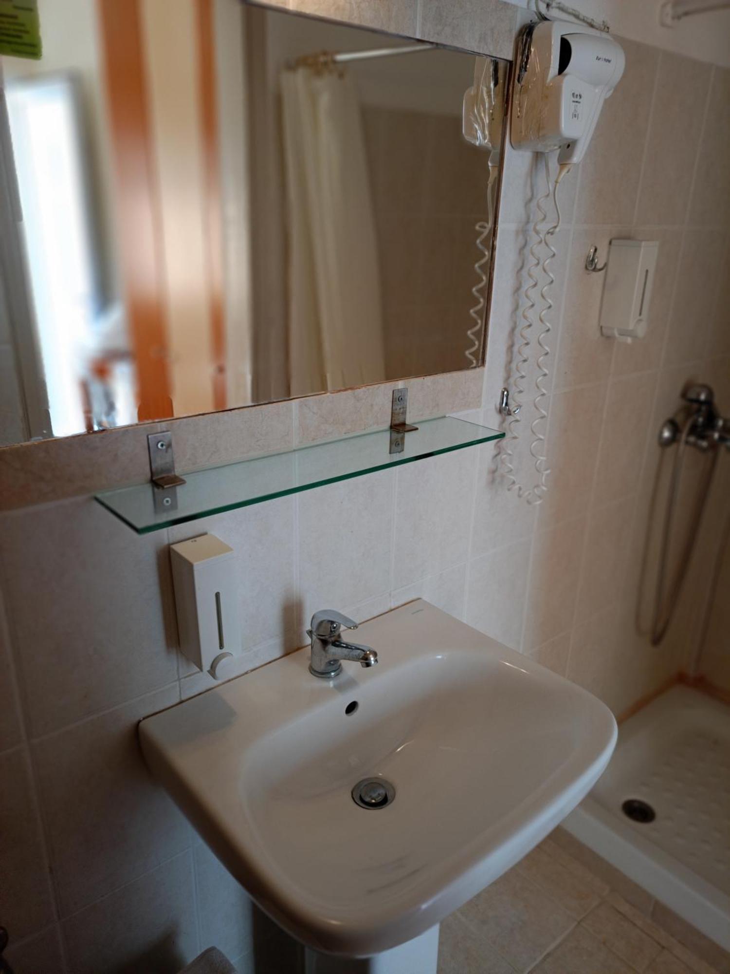 Efstratios Hotel Loutra Edipsou  Habitación foto